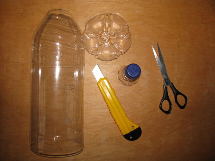 Πώς να φτιάξετε ένα αμπαζούρ από ένα πλαστικό μπουκάλι