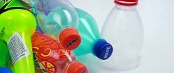 Plastik şişe kapaklarından yapılan üç el işi fikri