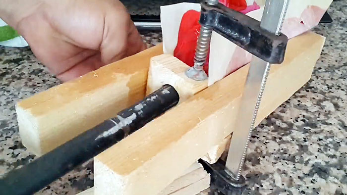 Как да си направим удобна дръжка за инструмент от PET капачки за бутилки