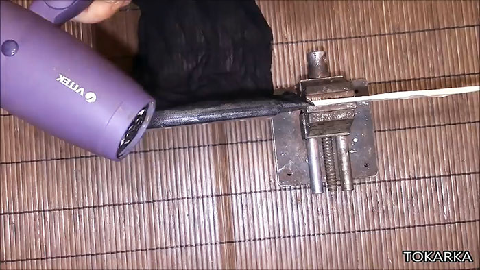 Paano gumawa ng rubberized handle sa isang kutsilyo