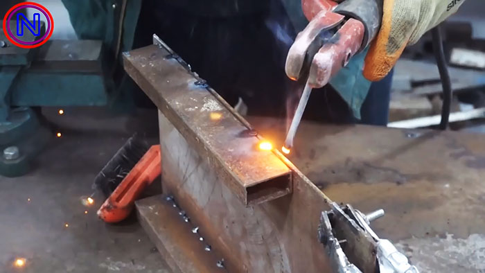 Máquina para cortar metal de um moedor de carne elétrico