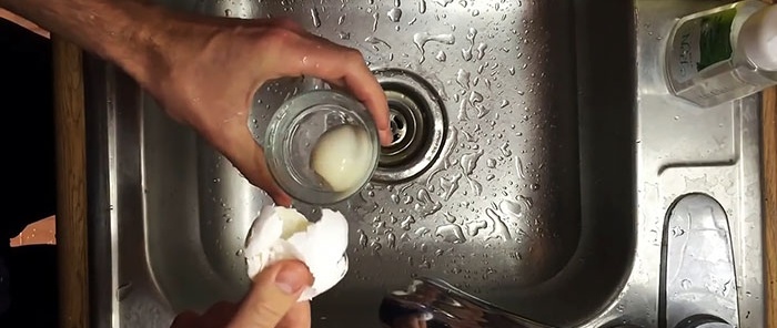 Как незабавно да обелите сварено яйце