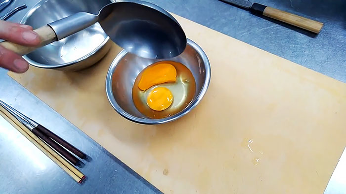 Cara membuat bunga dari telur