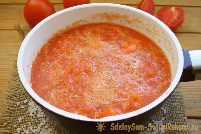 Paghahanda ng tomato juice para sa taglamig