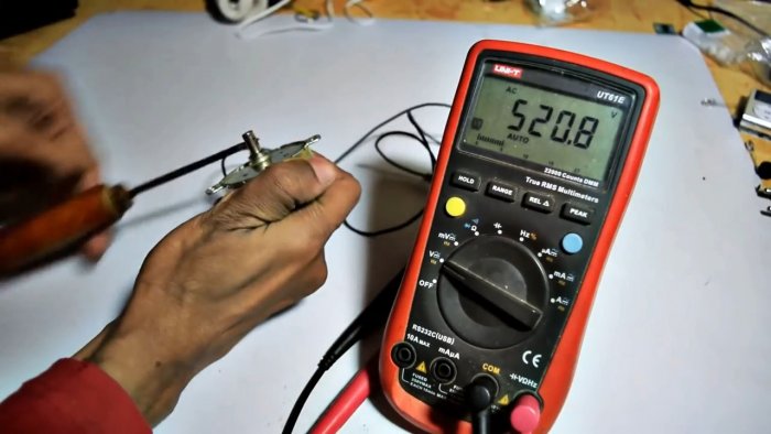 Générateur 500 V dans votre poche Tester un moteur micro-ondes