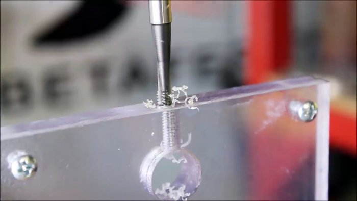 كيفية صنع جهاز توجيه من طاحونة