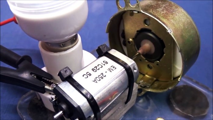 Convertor mecanic de la un motor de cuptor cu microunde