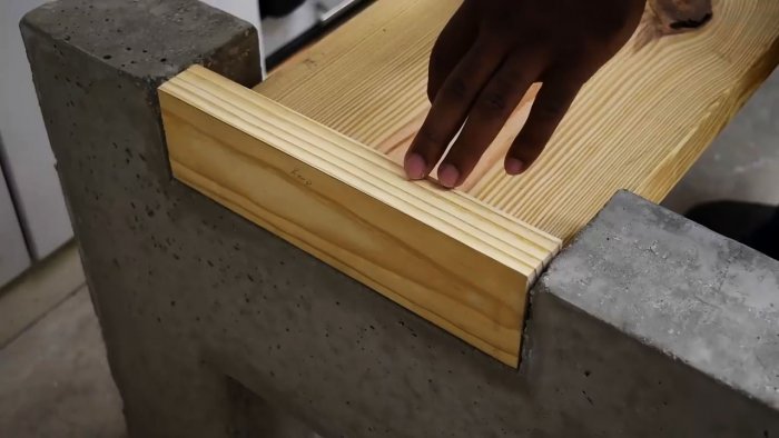 Cómo hacer un banco de exterior con hormigón y madera.