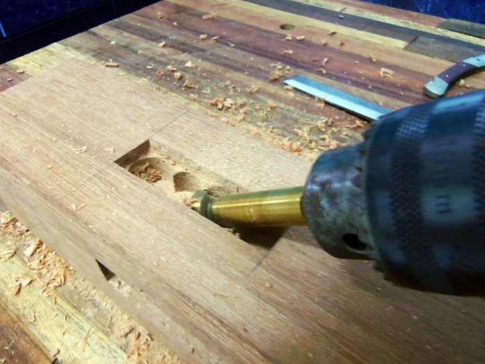 Comment réaliser une rainure de tenon profonde avec un minimum d'outils