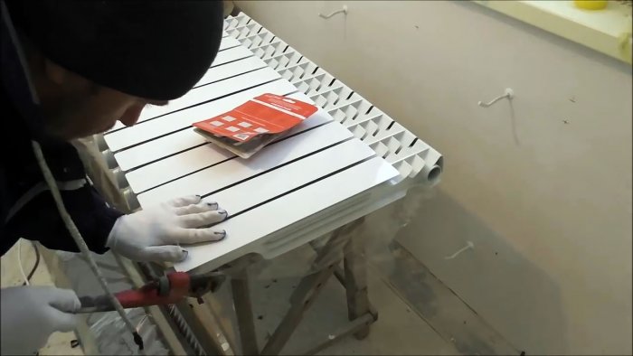 Cum să conectați un radiator de aluminiu la un element de încălzire
