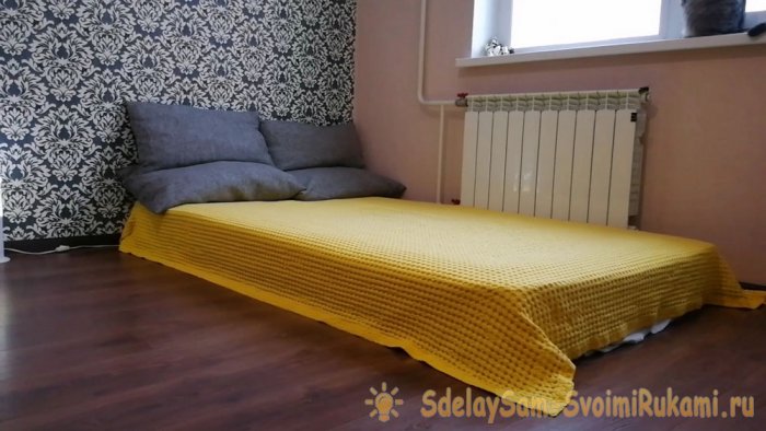 Simple DIY bed