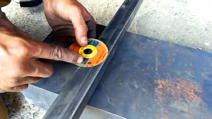 Como dobrar suavemente um tubo de perfil sem dobrador de tubo e aquecimento