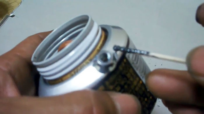 Алкохолни млазни горионик направљен од алуминијумских лименки