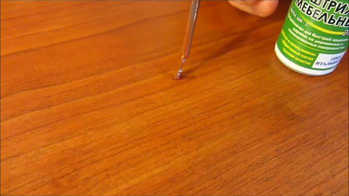 How to remove a scratch on furniture quickly