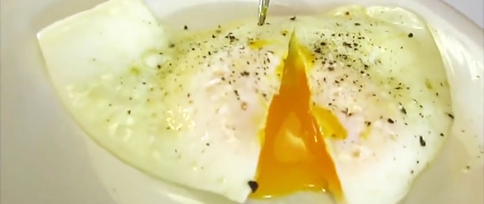 Zo bak je een zachtgekookt ei zonder water