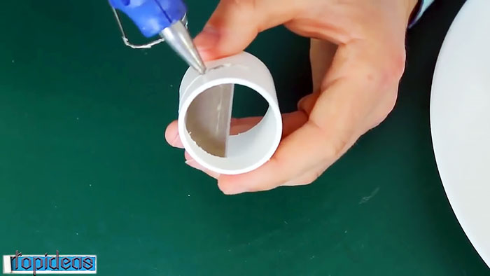 كيفية صنع سكين الخضار على شكل قطعة من الأنابيب البلاستيكية