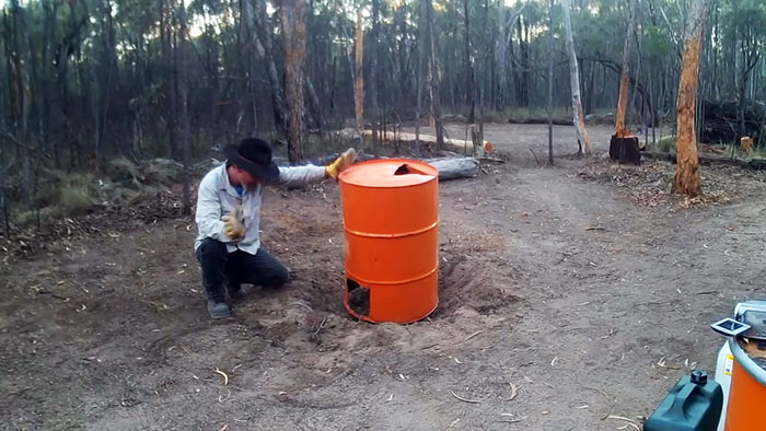 Un barril de 200 litres ajudarà a desfer-se de la soca