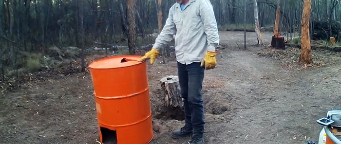 En 200 liters tunna hjälper till att bli av med stubben