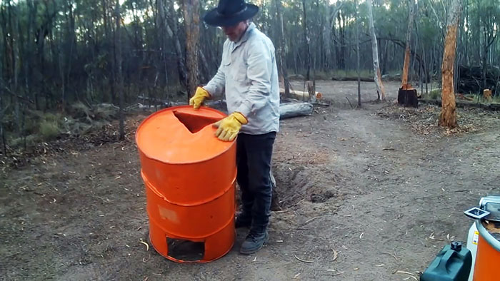 Een vat van 200 liter helpt bij het verwijderen van de stronk