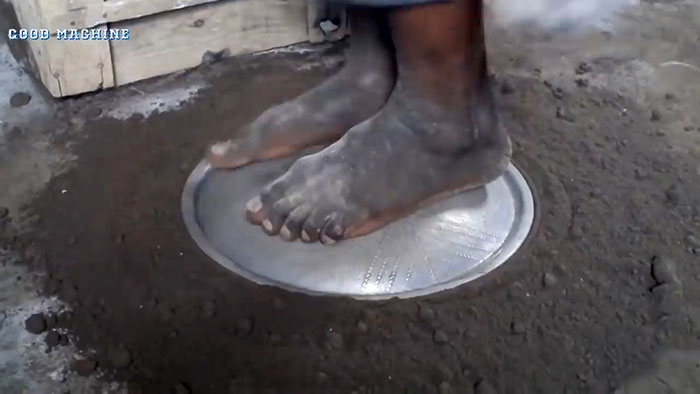 Platos de fundición de latas de aluminio.