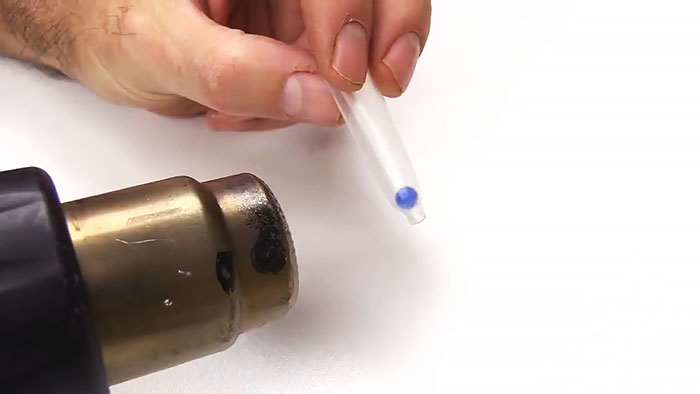 Kā izgatavot caurules ātrai vadu lodēšanai no parastas termiskās saraušanās