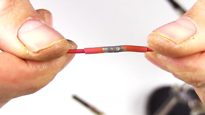 Kako napraviti cijevi za brzo lemljenje žica od običnog termoskupljajućeg materijala