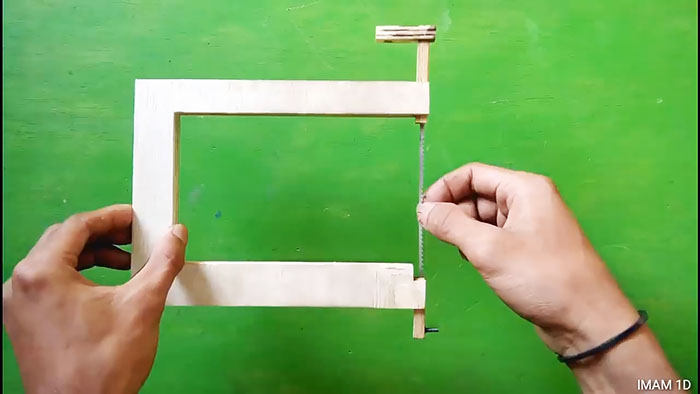 How to make a portable jigsaw