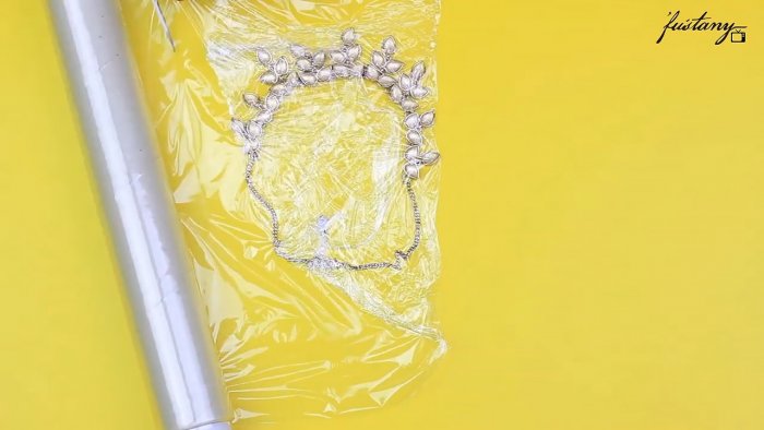 8 extremely useful life hacks with cling film