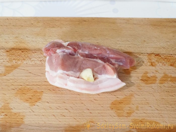 كيفية غلي بطن لحم الخنزير