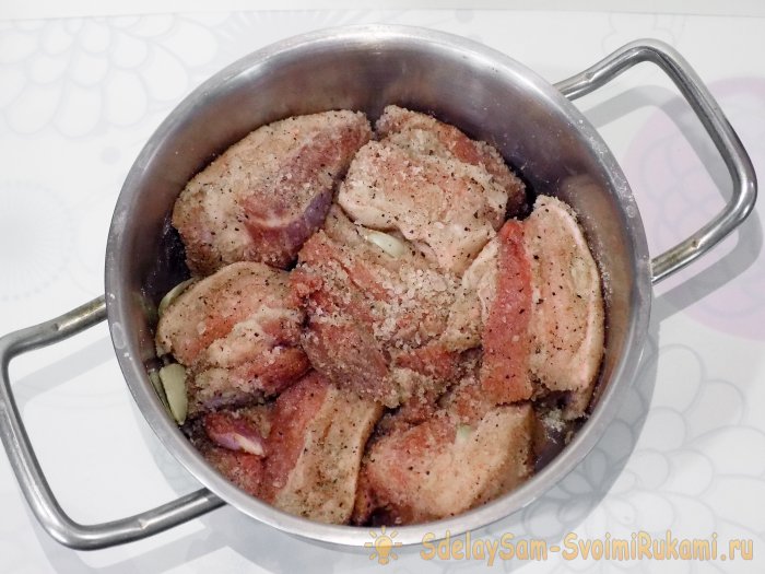 Как се прави саламура от свинско шкембе