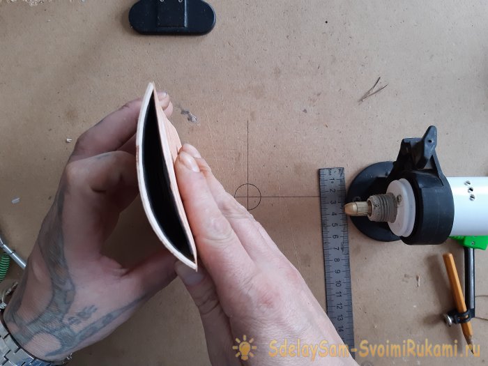 DIY puzdro na telefón z brezovej kôry