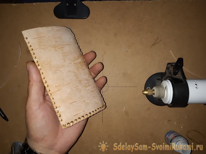 Sarung telefon kulit kayu birch DIY