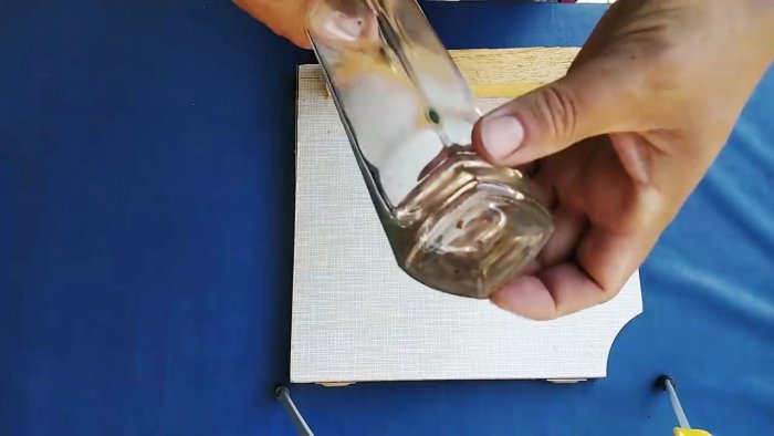 How to make glasses from glass bottles