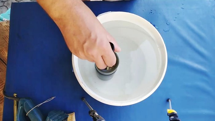 Cómo hacer vasos con botellas de vidrio.