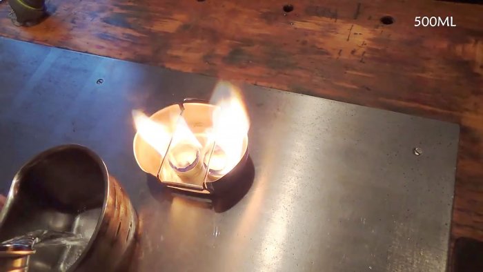 Proměna čajové svíčky v kempingovou svíčku