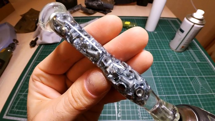 A beautiful and original epoxy handle for any DIY tool