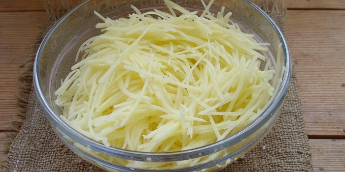 Bereid meer knapperige en smakelijke aardappelpai in één keer