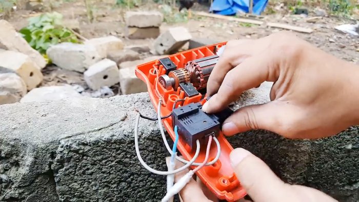 Hoe u een uitgebrande boormachine kunt herstellen door deze om te zetten van 220 V naar 12 V