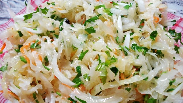 Dry salting cabbage in its own juice