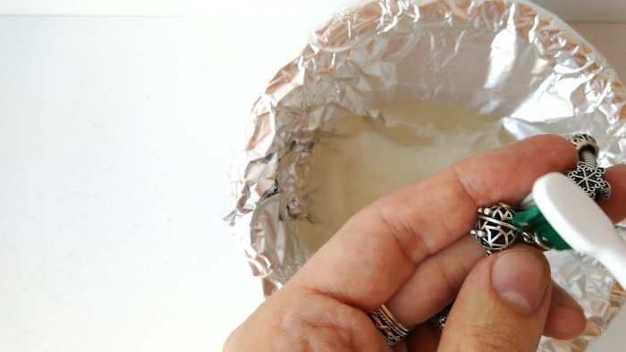 Un método probado desde hace años: cómo limpiar la plata en casa