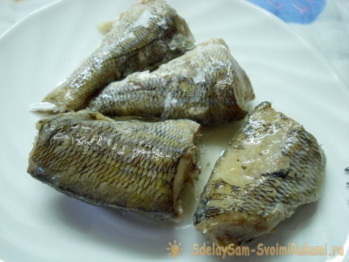 Canned fish in the oven