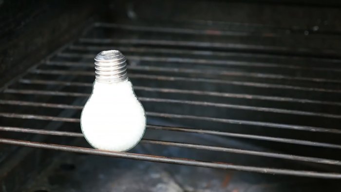 3 корисне идеје из прегореле лампе са жарном нити