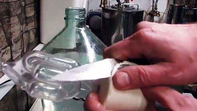 Kā izveidot pudeles vāciņu