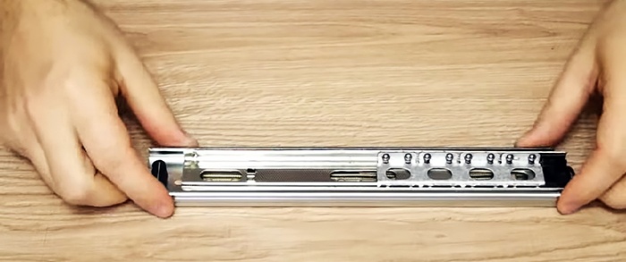 Device for drilling at an angle of 90 degrees