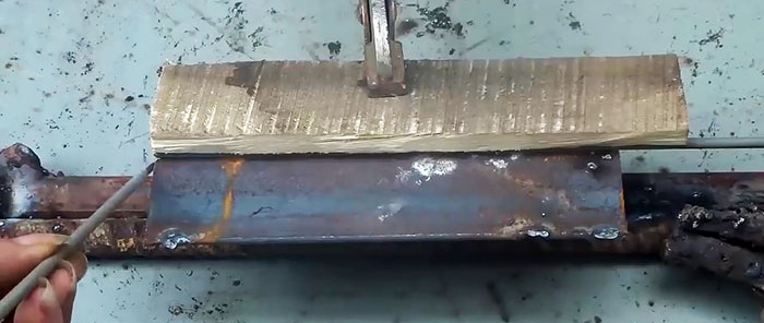 How to automate the welding process with a lying electrode