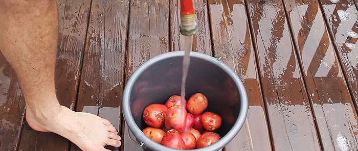 Cómo pelar un cubo de patatas con un taladro en 1 minuto