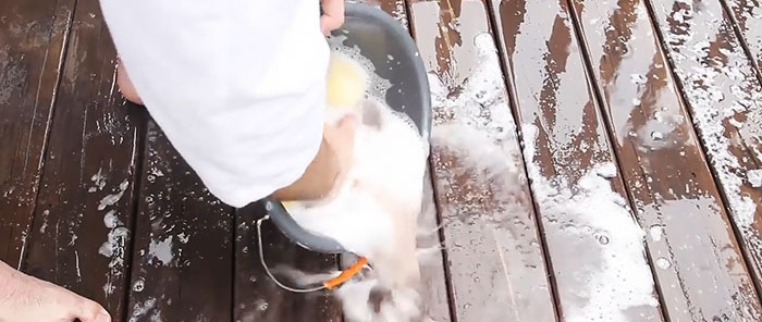 Hvordan skrelle en bøtte med poteter med drill på 1 minutt