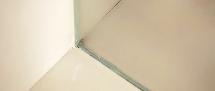 How to remove old silicone joints and apply new ones in the bathroom