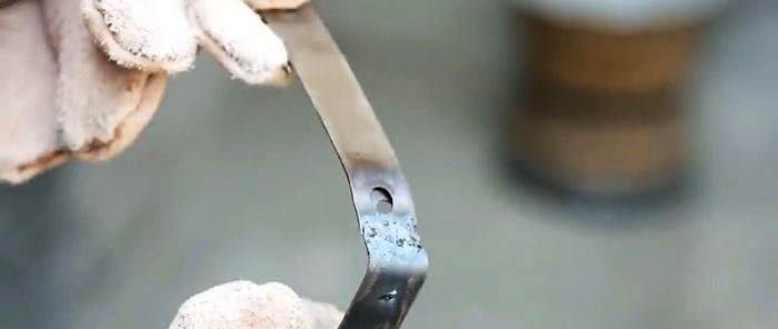 Saldatura di metalli sottili utilizzando una batteria