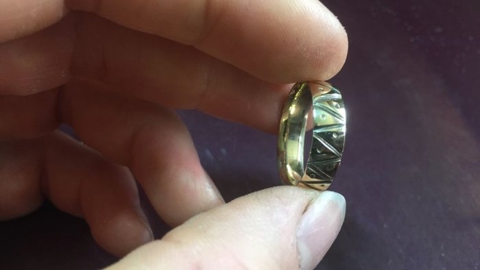 Hogyan készítsünk gyűrűt egy közönséges érméből